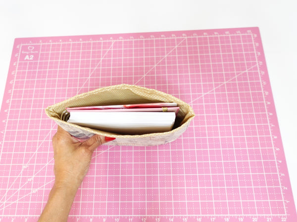 Book sleeve - Tan print